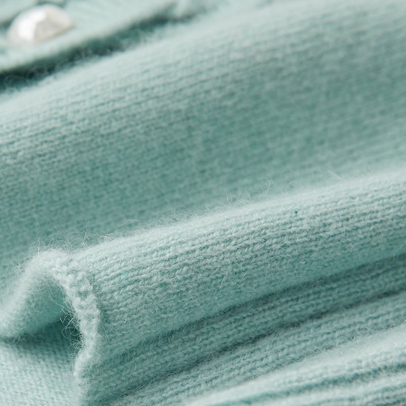 ML2218 V-nyakú csavart egysoros kötött kardigán sziromgombokkal ML2218 V-nyakú csavart egysoros kötött kardigán sziromgombokkal