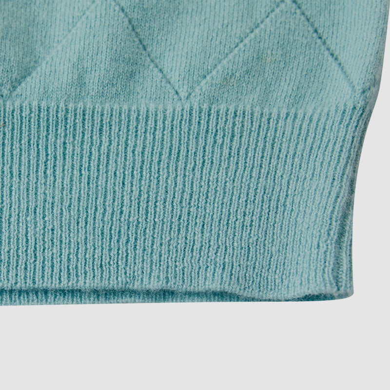 ML2212 gyémánt üreges nyakkivágású szalagos kivitelű kötött kardigán pulóver ML2212 gyémánt üreges nyakkivágású szalagos kivitelű kötött kardigán pulóver