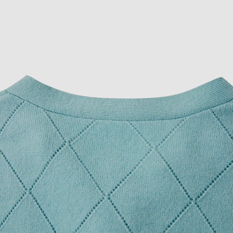 ML2212 gyémánt üreges nyakkivágású szalagos kivitelű kötött kardigán pulóver ML2212 gyémánt üreges nyakkivágású szalagos kivitelű kötött kardigán pulóver